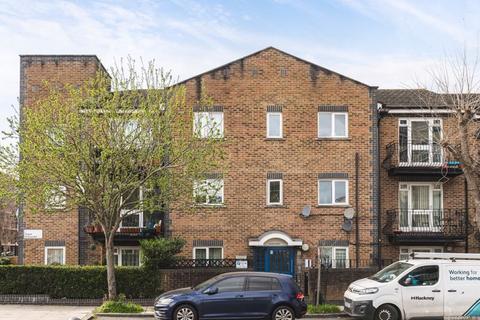 84 Tryon Crescent, London, E9 7RY