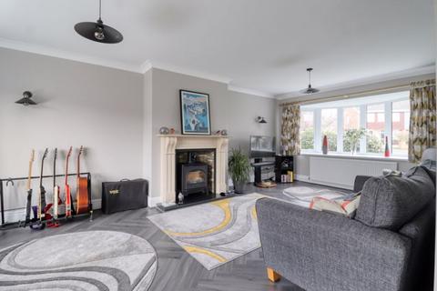 4 bedroom detached house for sale, Weymouth Crescent, Scunthorpe