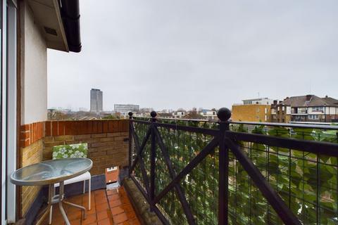 2 bedroom apartment to rent, Stoneyard Lane, London, E14