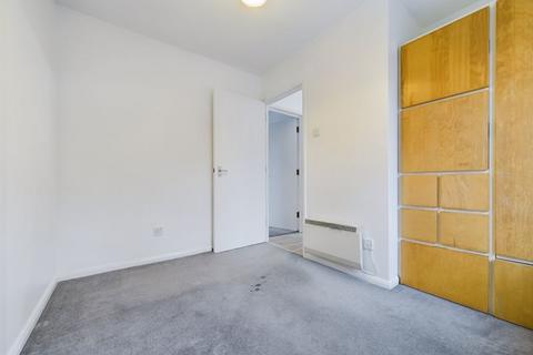 2 bedroom apartment to rent, Stoneyard Lane, London, E14