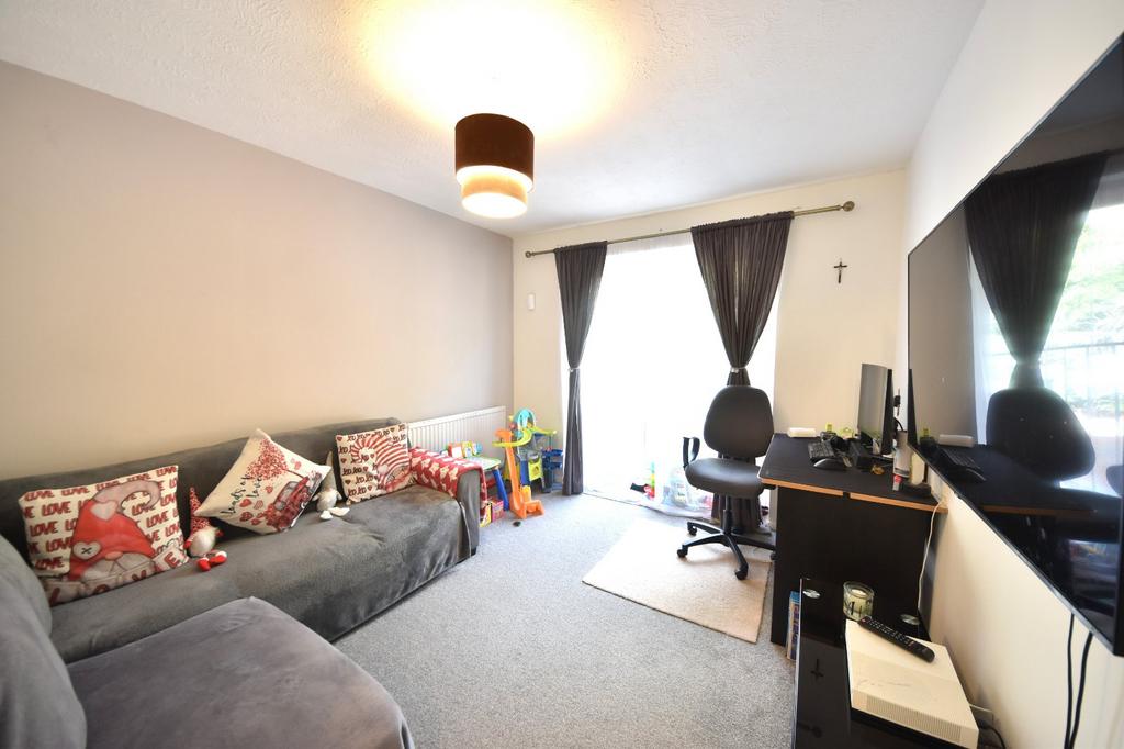 Bedroom One / Lounge