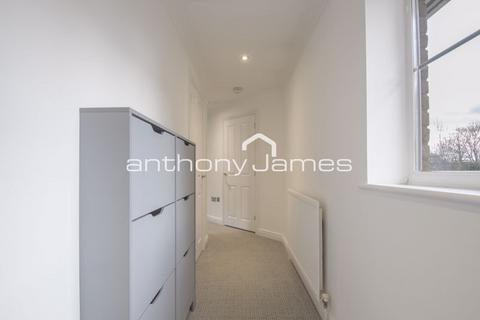 2 bedroom coach house to rent, Baker Crescent, Dartford DA1