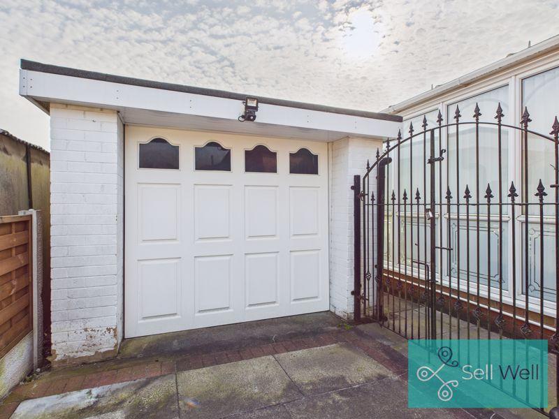 Detached Garage