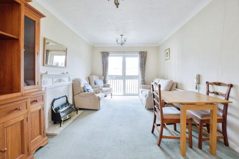 2 bedroom retirement property for sale, Fernlea Avenue, Ferndown BH22