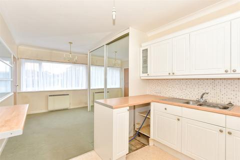 1 bedroom ground floor flat for sale, Fairmead Close, Sandown PO36