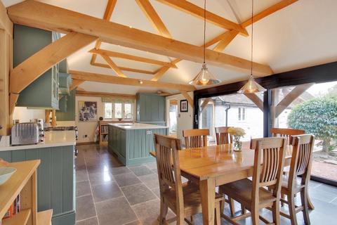 4 bedroom detached house for sale, Thorn Road, Marden Thorn, Kent, TN12 9LJ