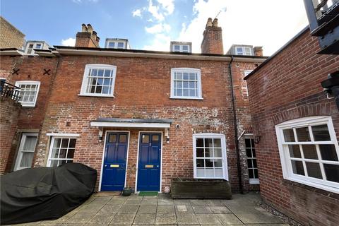 3 bedroom terraced house to rent, St. Georges Street, Winchester, SO23