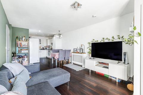 2 bedroom flat to rent, Salisbury Road, Southall, UB2 5QF