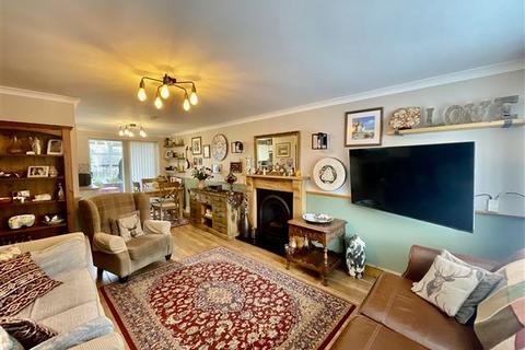 5 Brook Close, Aston, Sheffield, S26 2GB