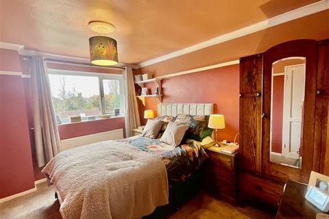 5 Brook Close, Aston, Sheffield, S26 2GB