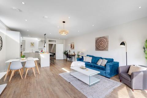 undefined, CR8 Purley Rise 35