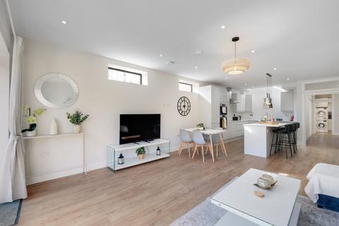 undefined, CR8 Purley Rise 35