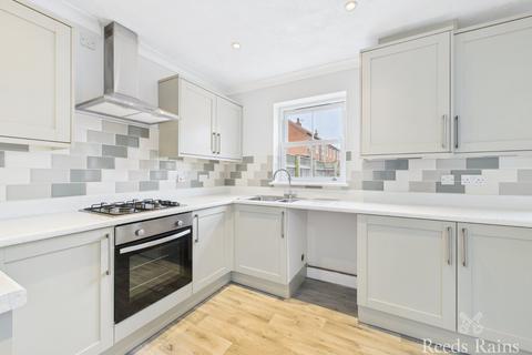 3 bedroom terraced house for sale, Railway Terrace, Bridlington YO16