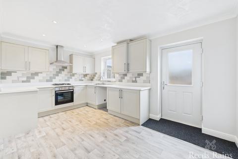 3 bedroom terraced house for sale, Railway Terrace, Bridlington YO16