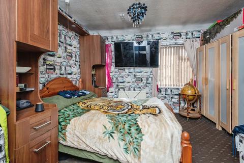 4 bedroom terraced house for sale, Kesteven Road, West Yorkshire BD4
