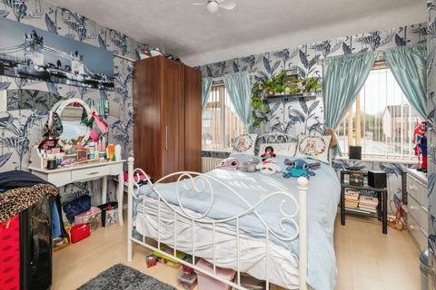 4 bedroom terraced house for sale, Kesteven Road, West Yorkshire BD4