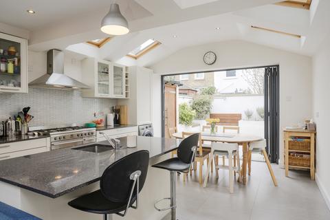 6 Newton Road, London, SW19 3PJ