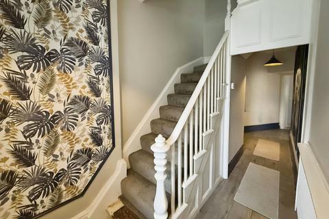 3 bedroom end of terrace house for sale, Newbridge Hill, Lincolnshire LN11