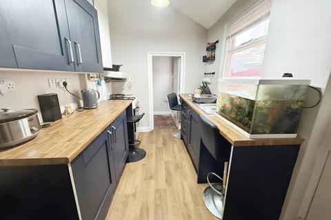 3 bedroom end of terrace house for sale, Newbridge Hill, Lincolnshire LN11