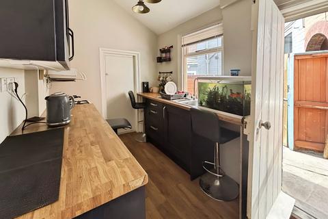 3 bedroom end of terrace house for sale, Newbridge Hill, Lincolnshire LN11