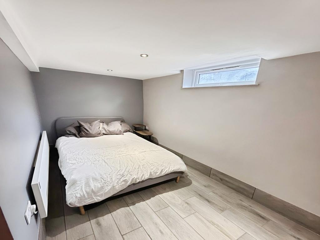 Basement/Bedroom