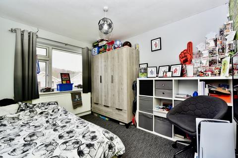 148 Standon Road, Sheffield, S9 1PJ