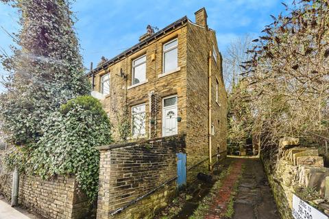3 bedroom end of terrace house for sale, Bradford Road, West Yorkshire HD6