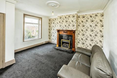 3 bedroom end of terrace house for sale, Bradford Road, West Yorkshire HD6
