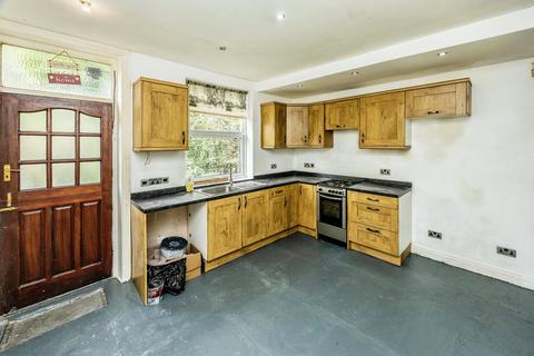 3 bedroom end of terrace house for sale, Bradford Road, West Yorkshire HD6