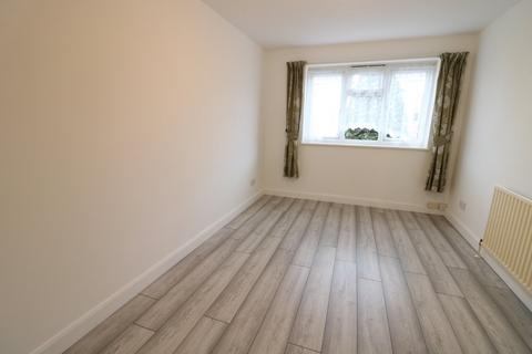 1 bedroom apartment to rent, New North Road, Ilford IG6