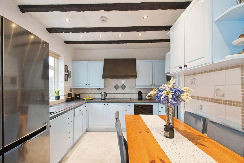 Kitchen/Dining Area