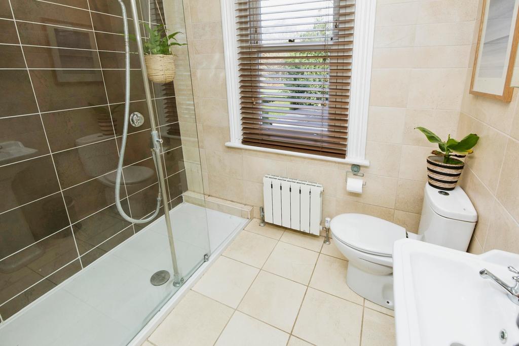 En Suite Shower
