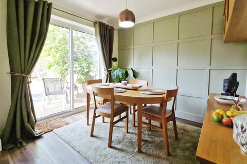 4 bedroom detached house for sale, Kinsley Drive, Manchester M28