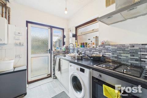 62 West Road, Feltham, TW14 8JE