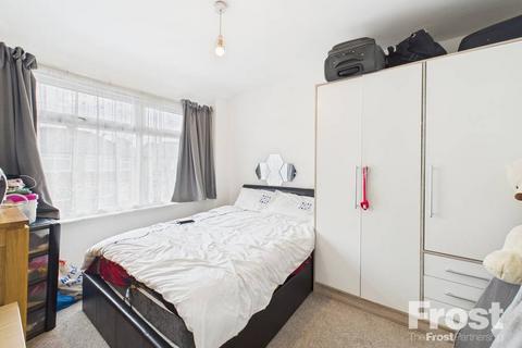 62 West Road, Feltham, TW14 8JE
