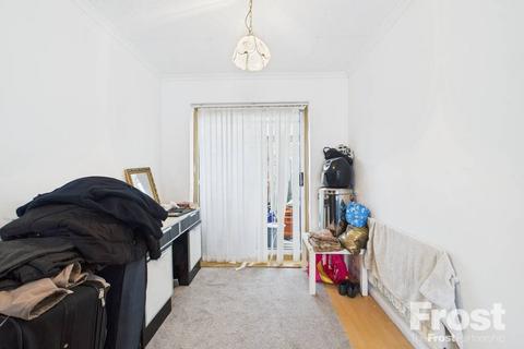 62 West Road, Feltham, TW14 8JE