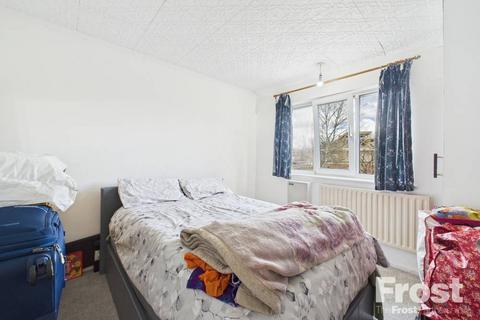 62 West Road, Feltham, TW14 8JE