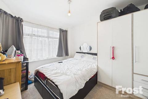 62 West Road, Feltham, TW14 8JE