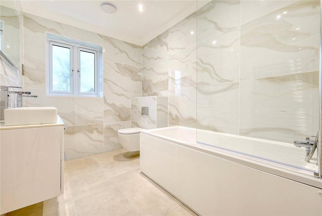 Plot 7 Bathroom