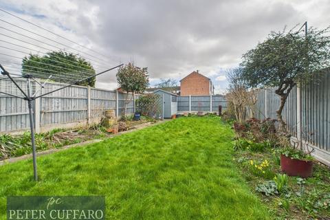 4 bedroom semi-detached house for sale, Wallers Way, Hoddesdon EN11