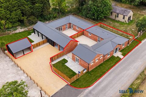 4 bedroom detached bungalow for sale, Model Farm, Hexton SG5