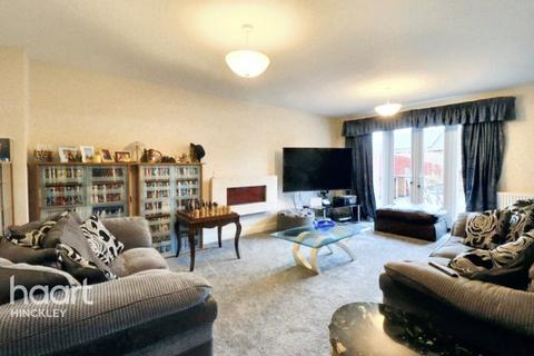 undefined, Hinckley LE10