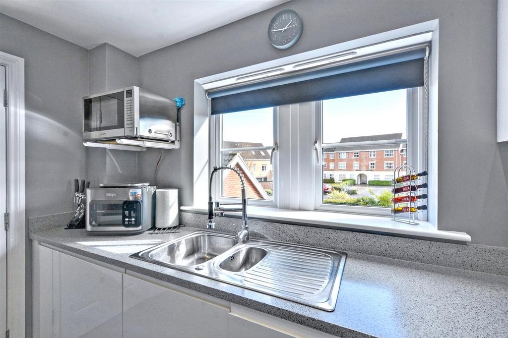 Kitchen 3.jpeg