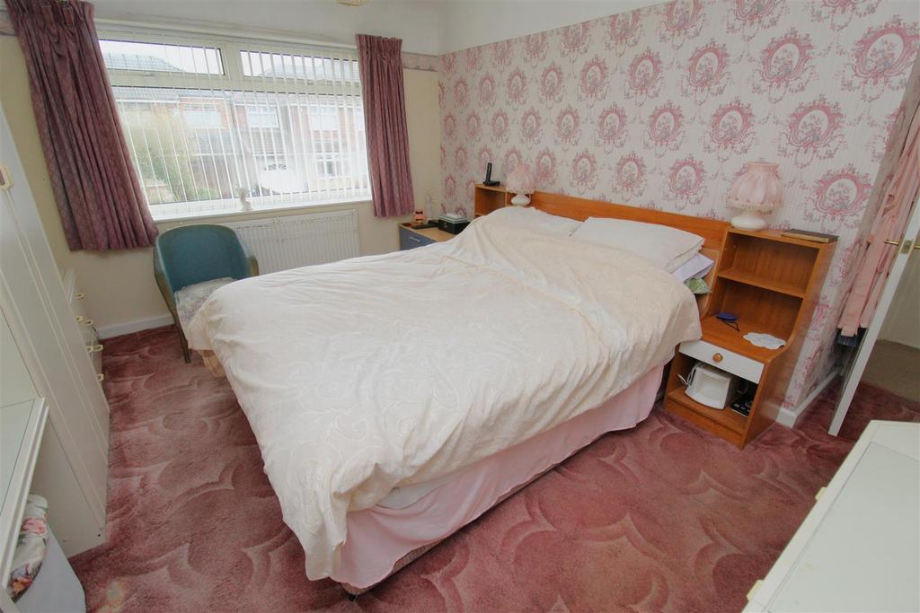 Bed1b.JPG