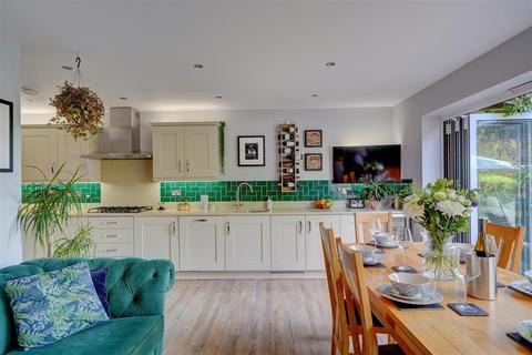 10 Bolas Avenue, Hartlebury, Kidderminster, DY11 7TX