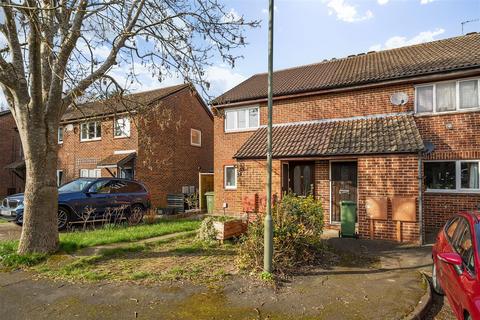 1 bedroom maisonette for sale, Fitzjohn Close, Guildford