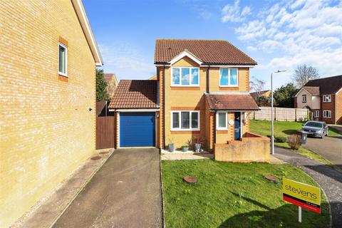 3 bedroom detached house for sale, Pembroke Close, Amberstone, Hailsham