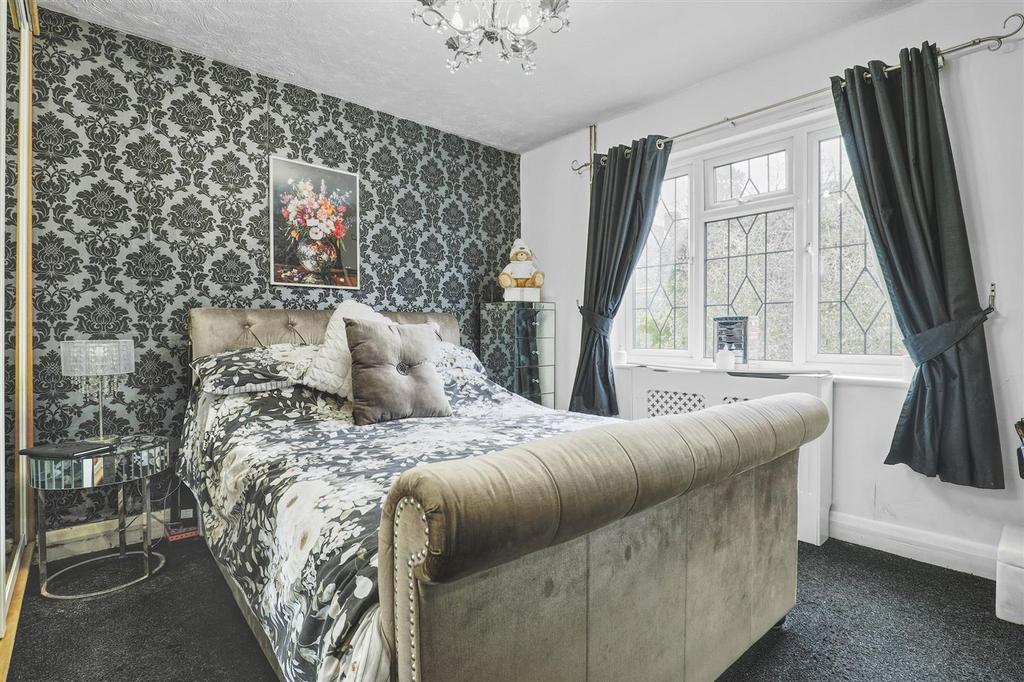 Bed 1.jpg