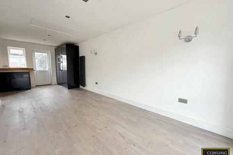 24 Avenue Road, Chelmsford, CM2 9TY