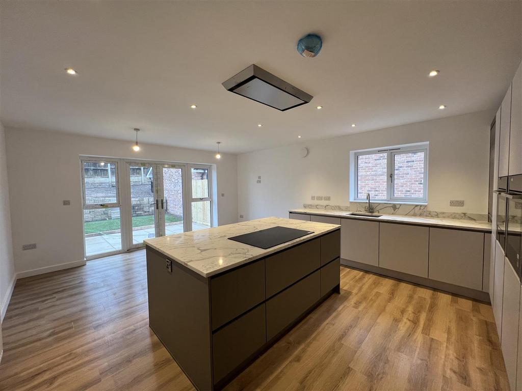 Dining Kitchen (2).jpg